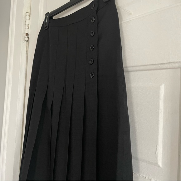 Vintage Pleated Black Midi Skirt - Picture 3 of 9